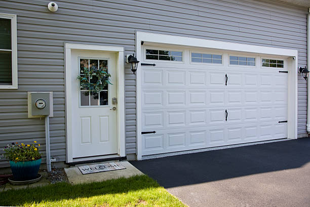 24/7 Emergency Garage Door Panel Replacement experts in Leonia, NJ